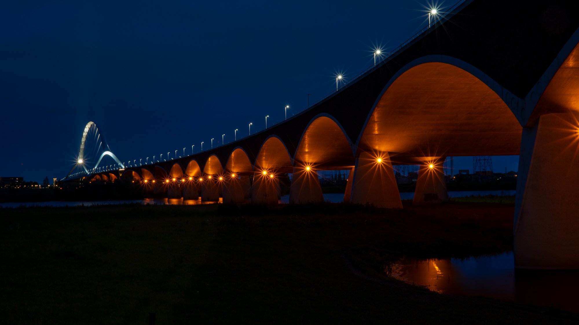 de Overloop avond lichtjes Nijmegen