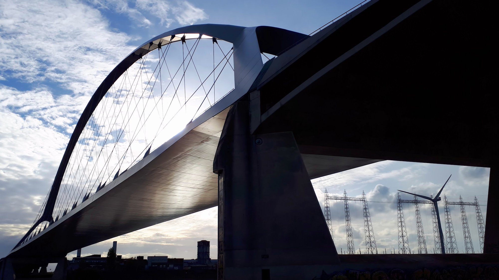 onder de brug Nijmegen de Waal